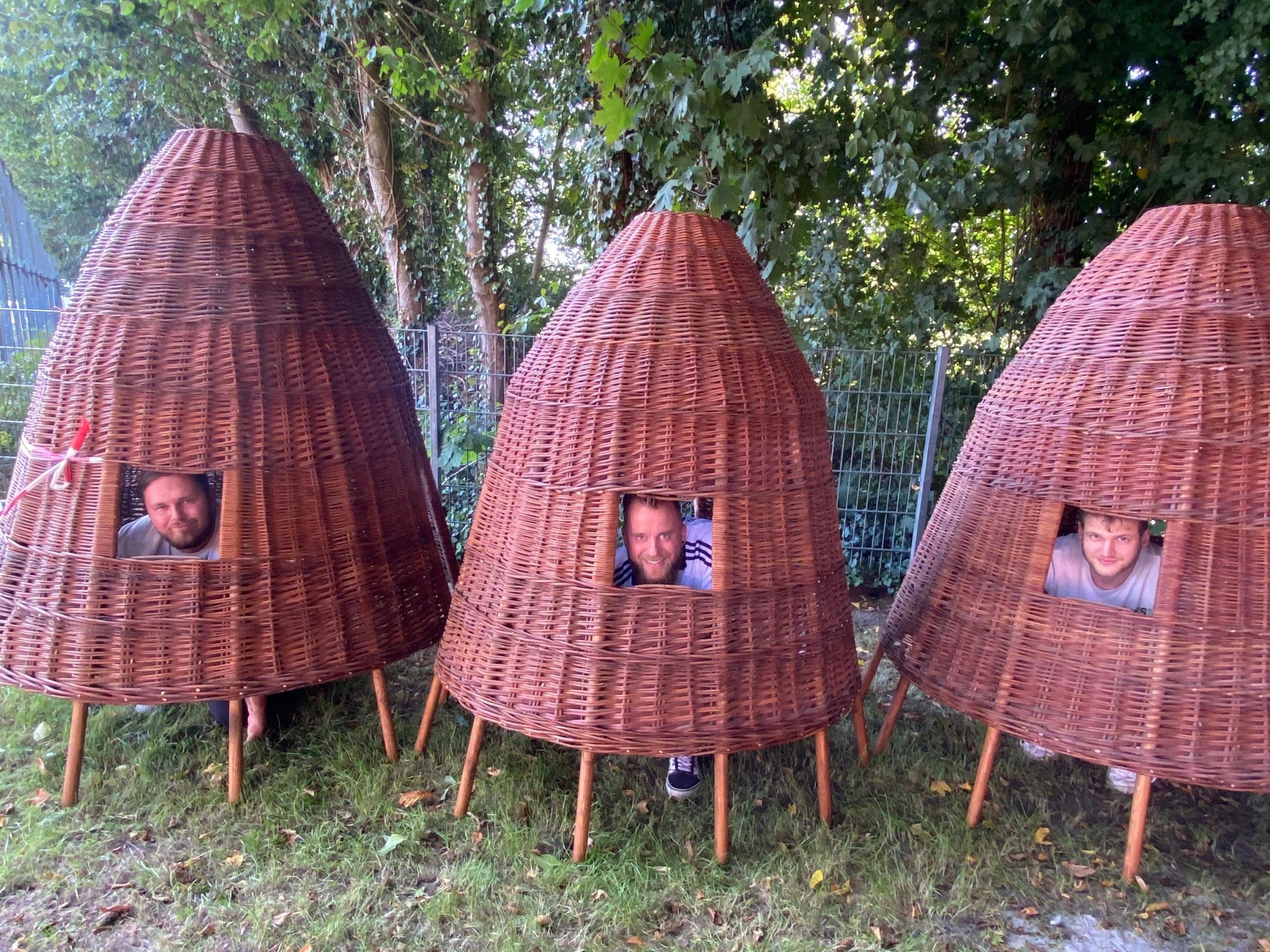 Drei Weidenhütten