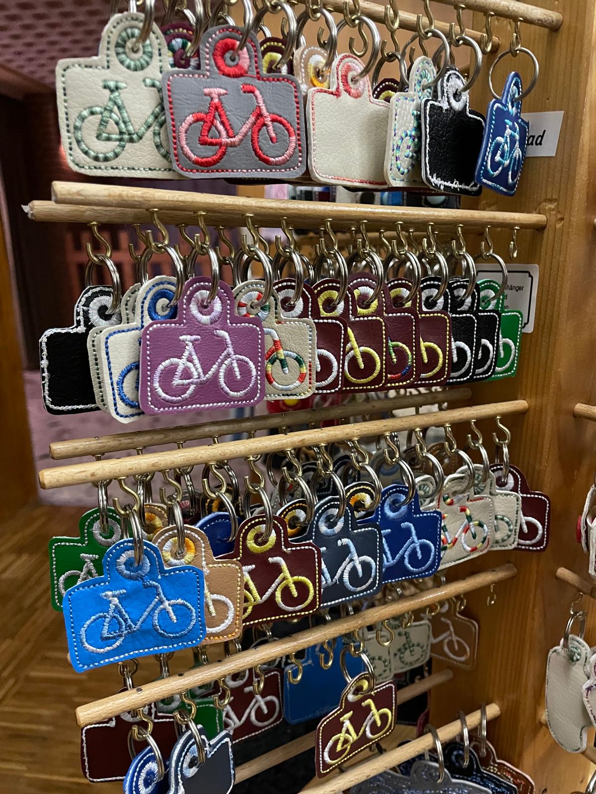 Anhänger mit Fahrrad-Motiv